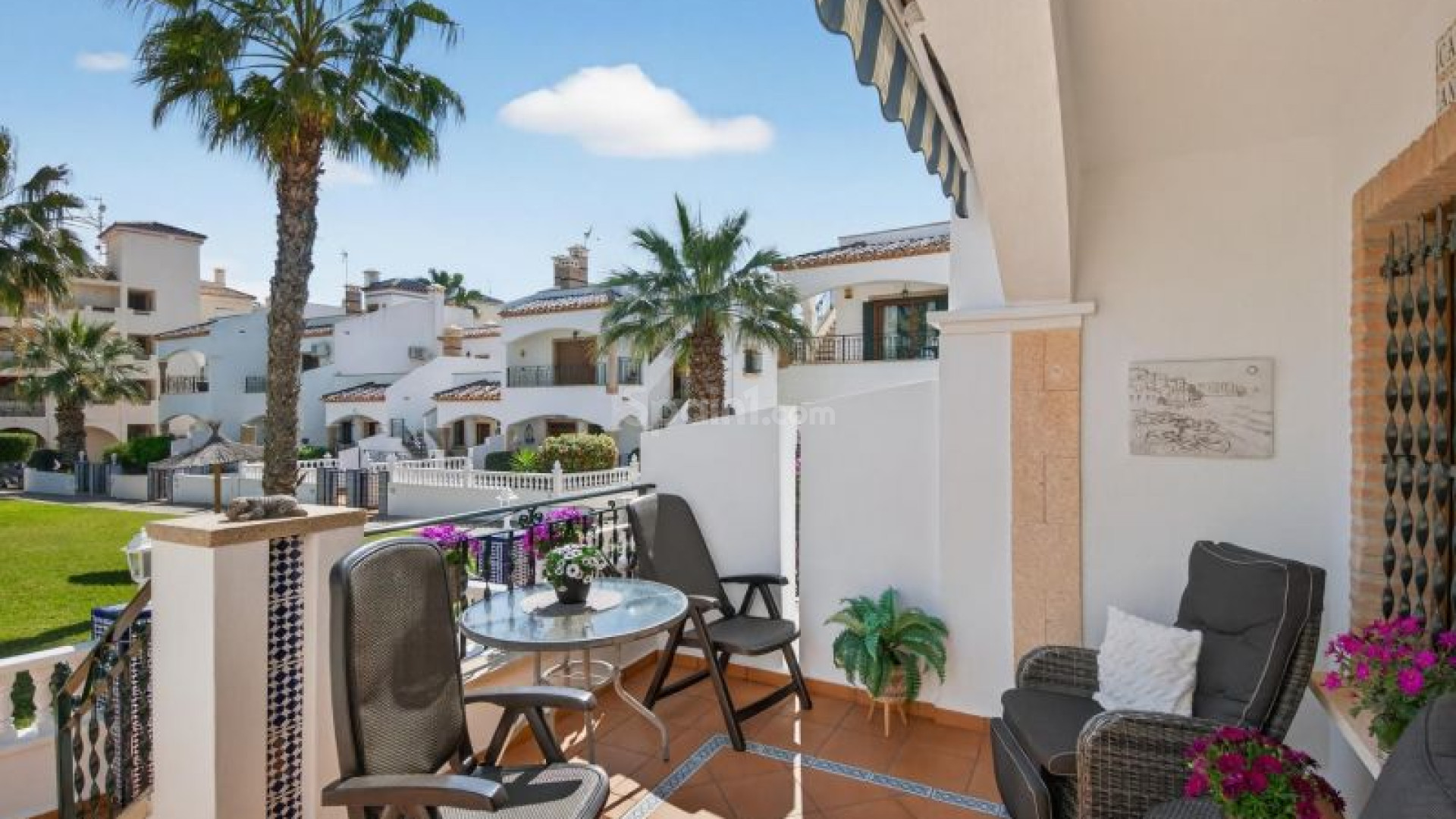 Resale - Radhus -
Orihuela Costa - Playa Flamenca