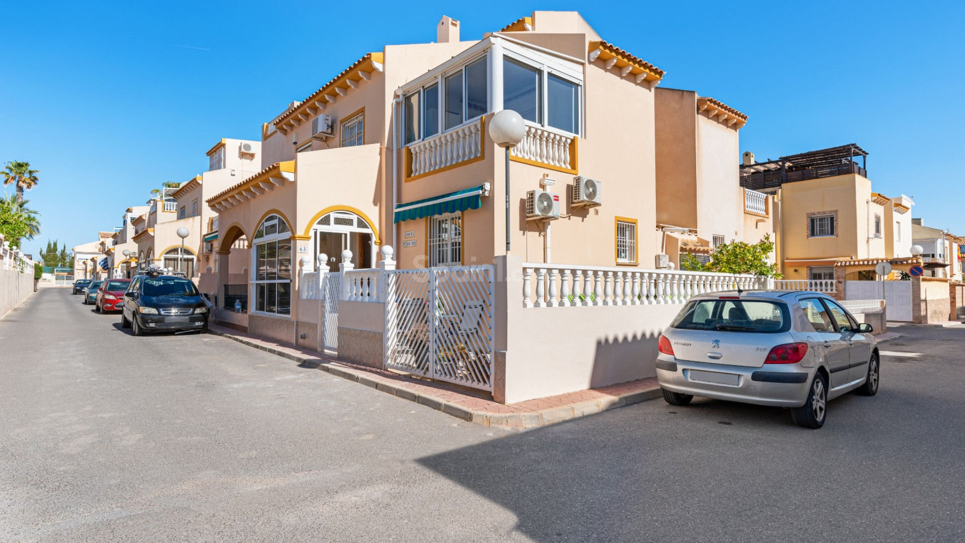 Resale - Radhus -
Orihuela Costa - Playa Flamenca