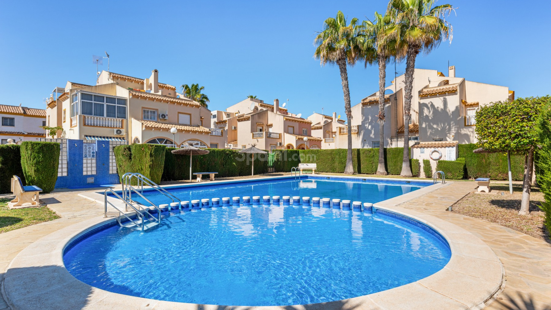 Resale - Radhus -
Orihuela Costa - Playa Flamenca