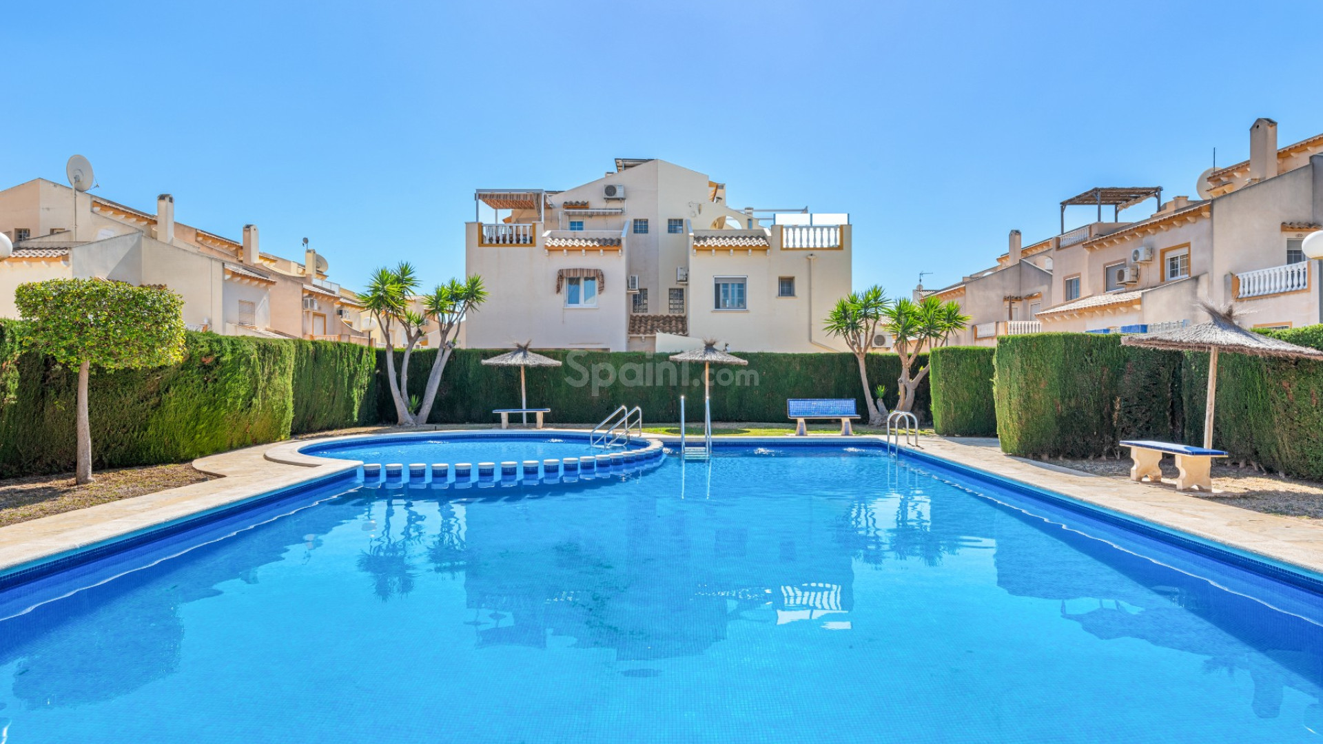 Resale - Radhus -
Orihuela Costa - Playa Flamenca