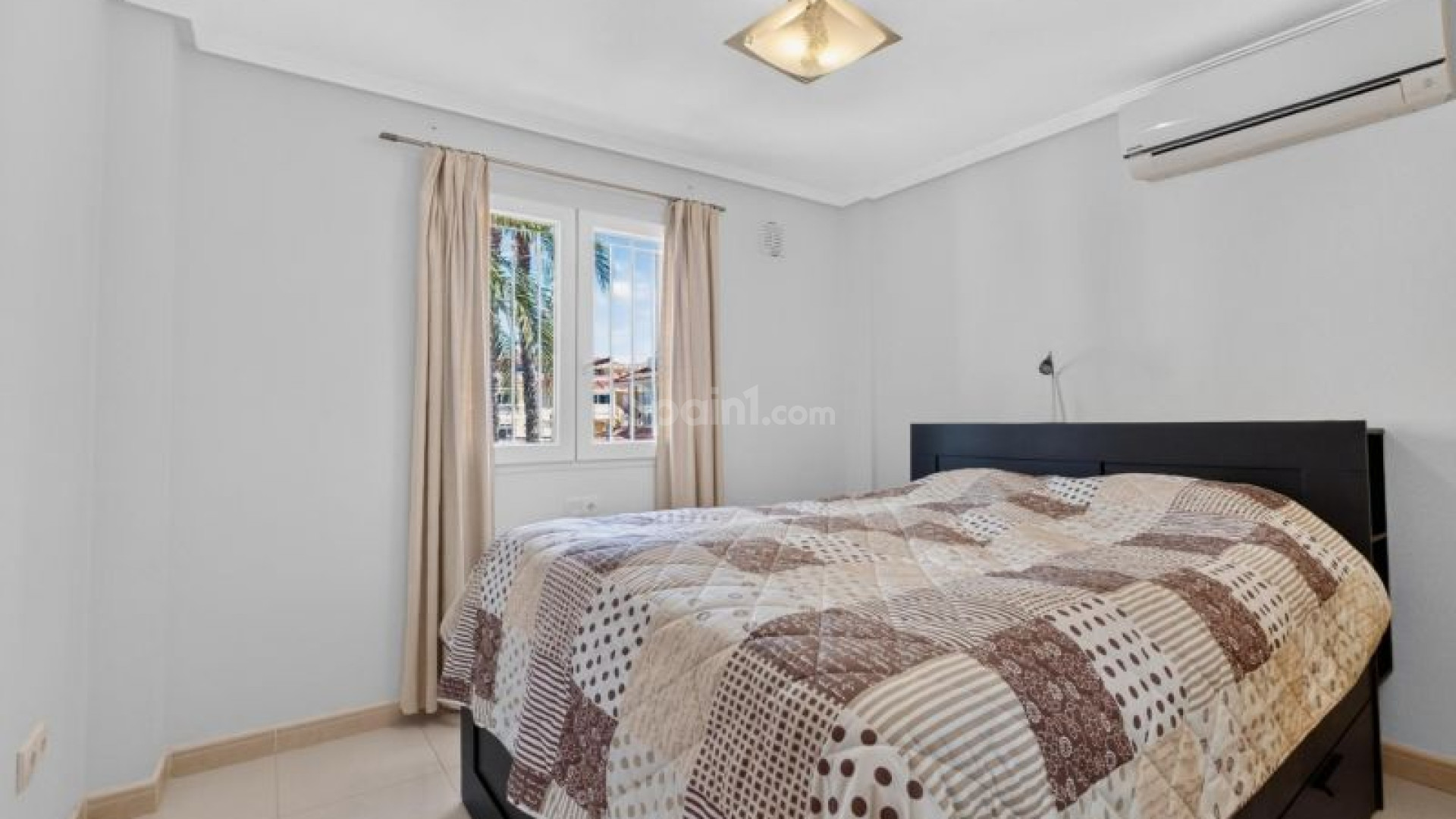 Resale - Radhus -
Orihuela Costa - Playa Flamenca