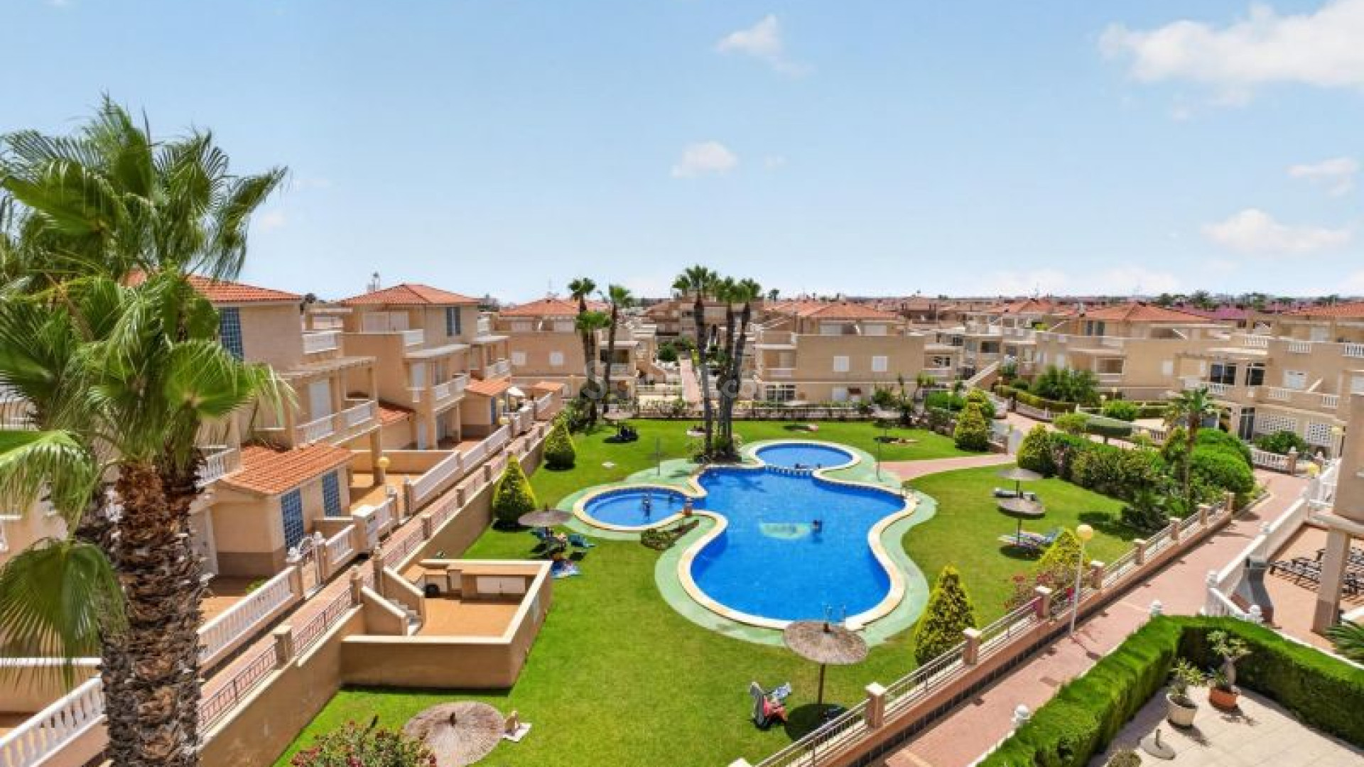 Resale - Radhus -
Orihuela Costa - Playa Flamenca