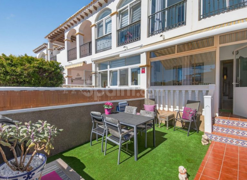 Resale - Radhus -
Orihuela Costa - Punta Prima