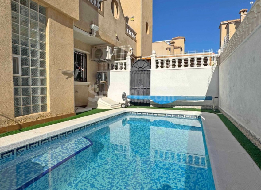 Resale - Radhus -
Orihuela Costa - Villamartin