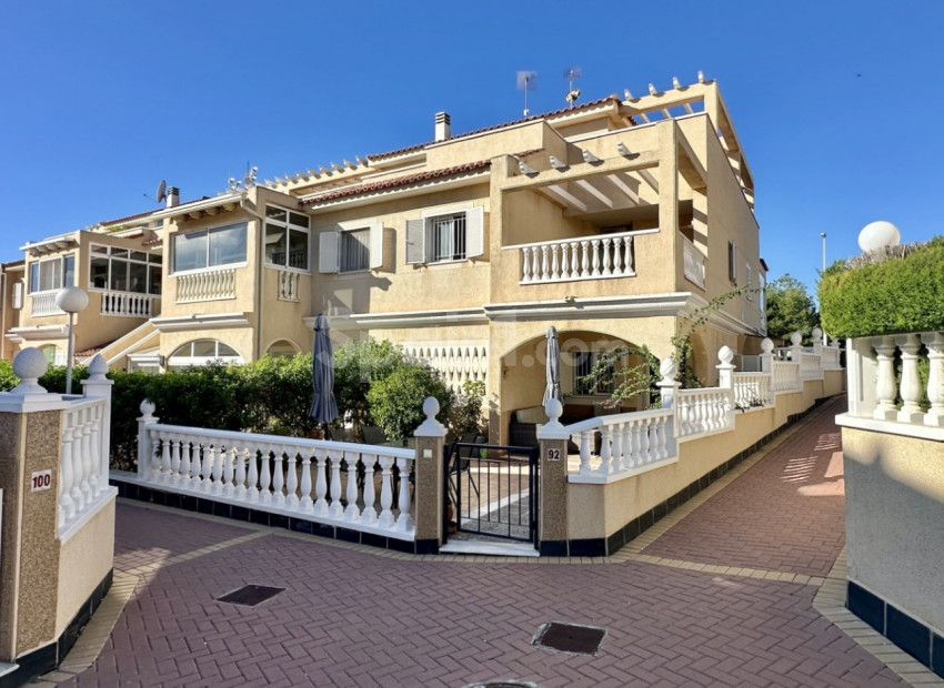 Resale - Radhus -
Orihuela - Zeniamar-Horizonte-La Campana