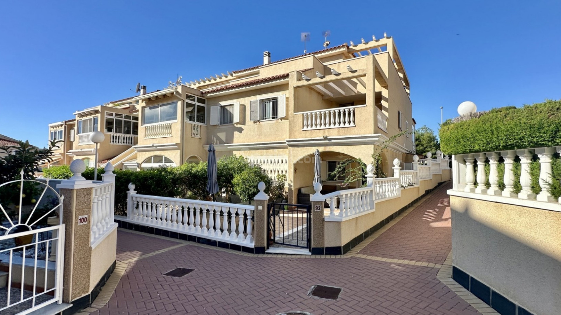 Resale - Radhus -
Orihuela - Zeniamar-Horizonte-La Campana
