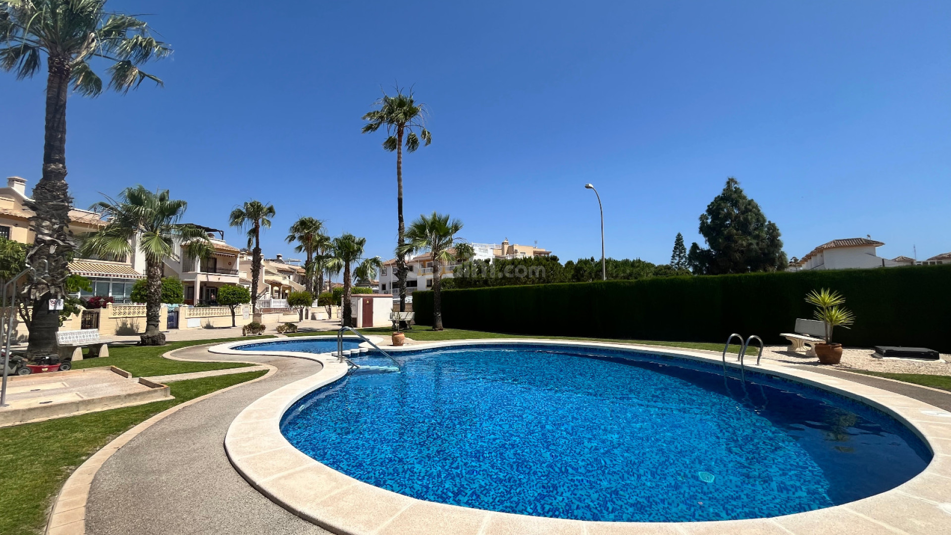 Resale - Radhus -
Playa Flamenca - Jumilla
