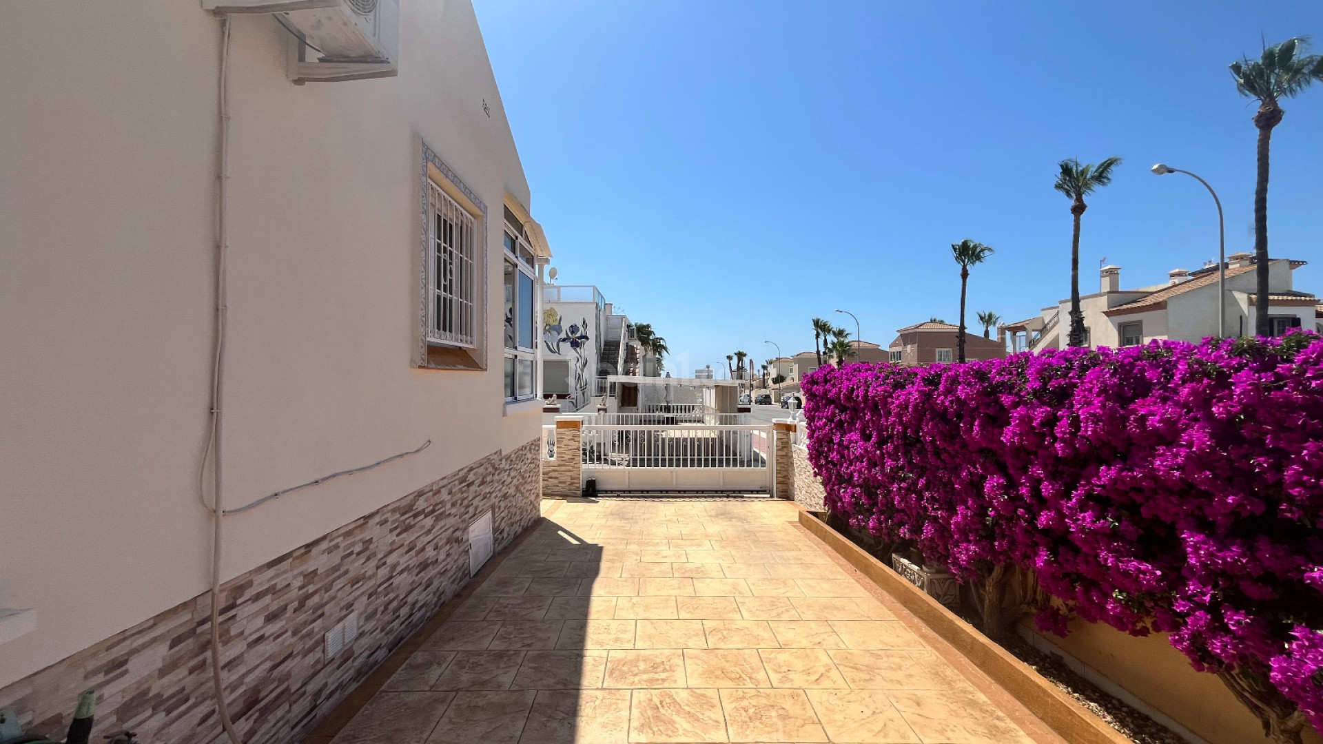 Resale - Radhus -
Playa Flamenca - Jumilla