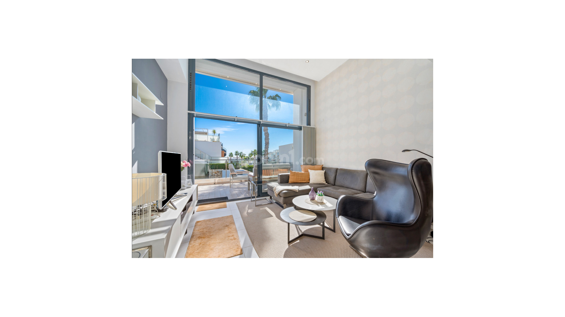 Resale - Radhus -
Punta Prima