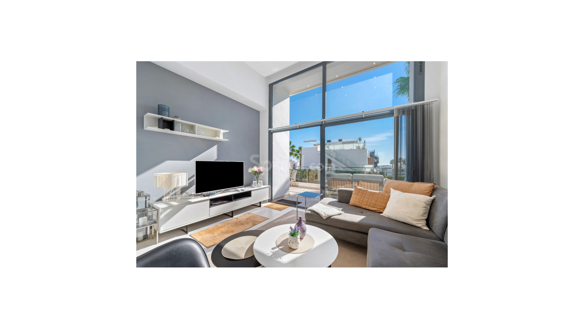 Resale - Radhus -
Punta Prima