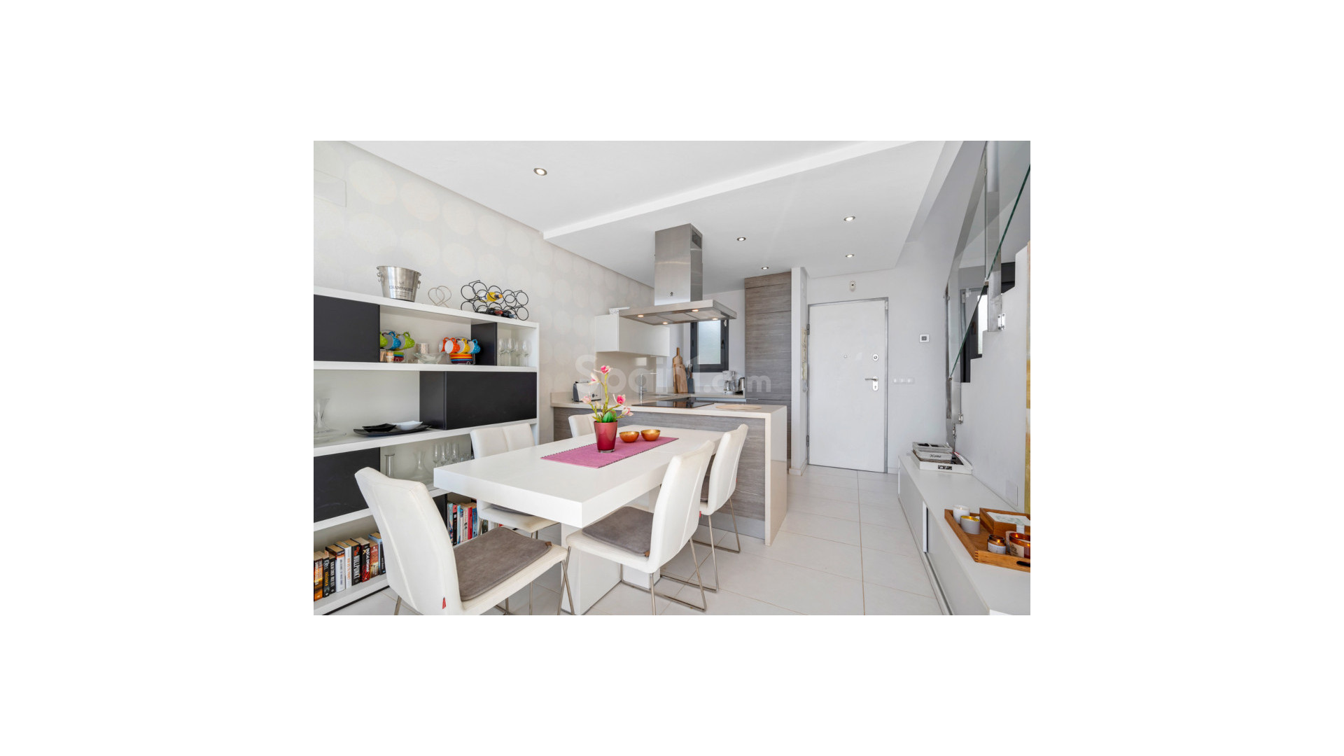 Resale - Radhus -
Punta Prima