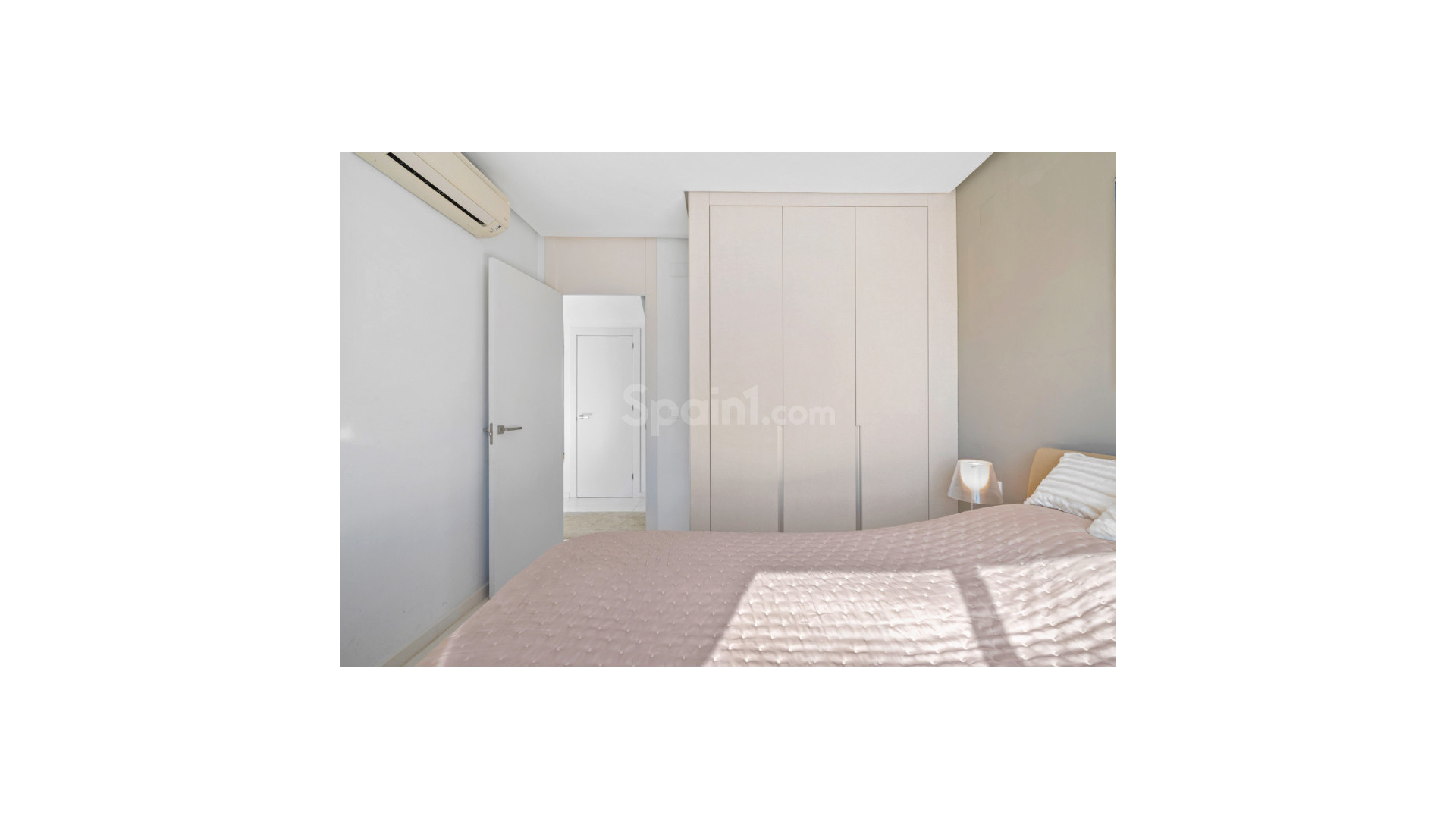 Resale - Radhus -
Punta Prima