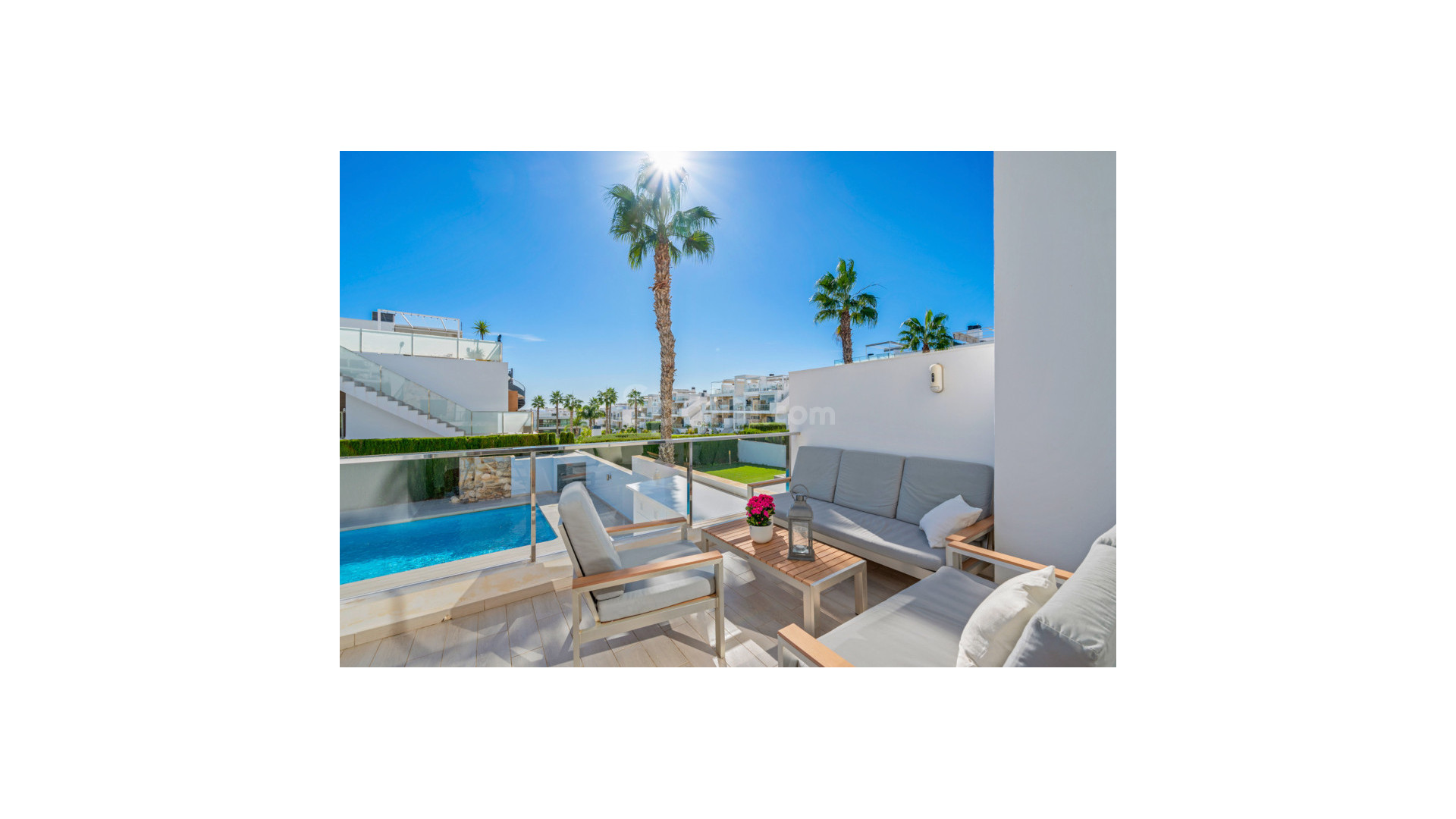 Resale - Radhus -
Punta Prima