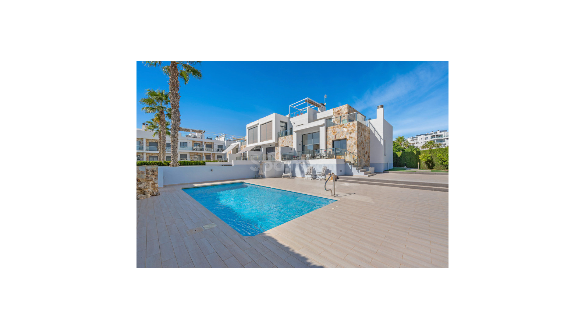 Resale - Radhus -
Punta Prima