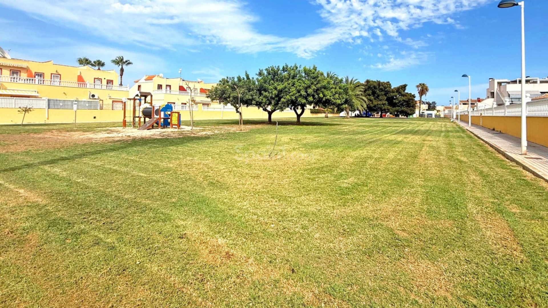 Resale - Radhus -
Torrevieja - La Siesta - El Salado -  Torreta