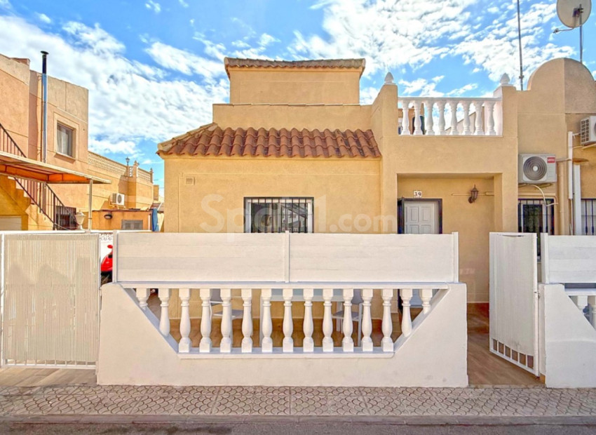 Resale - Radhus -
Torrevieja
