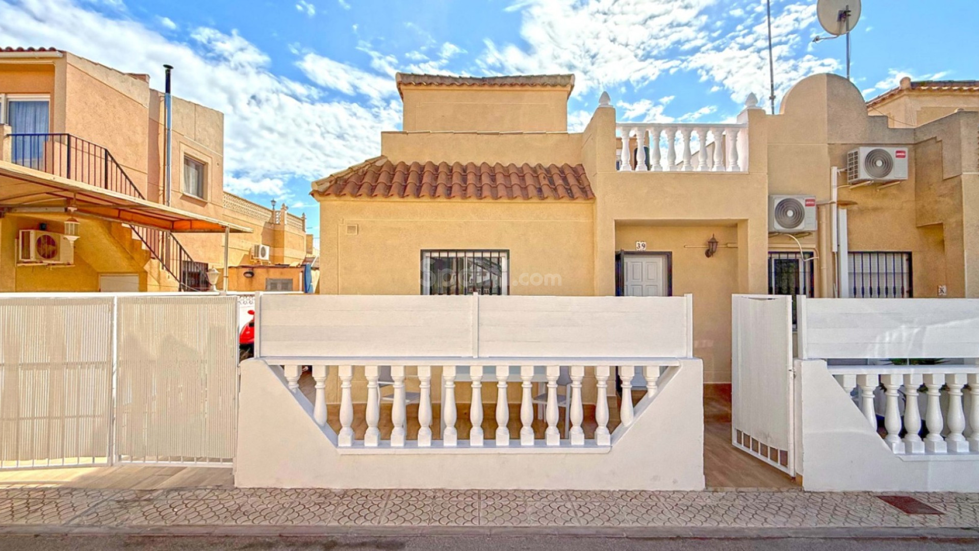 Resale - Radhus -
Torrevieja