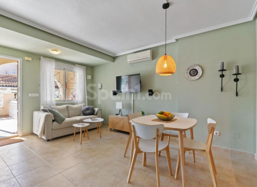 Resale - Radhus -
Torrevieja