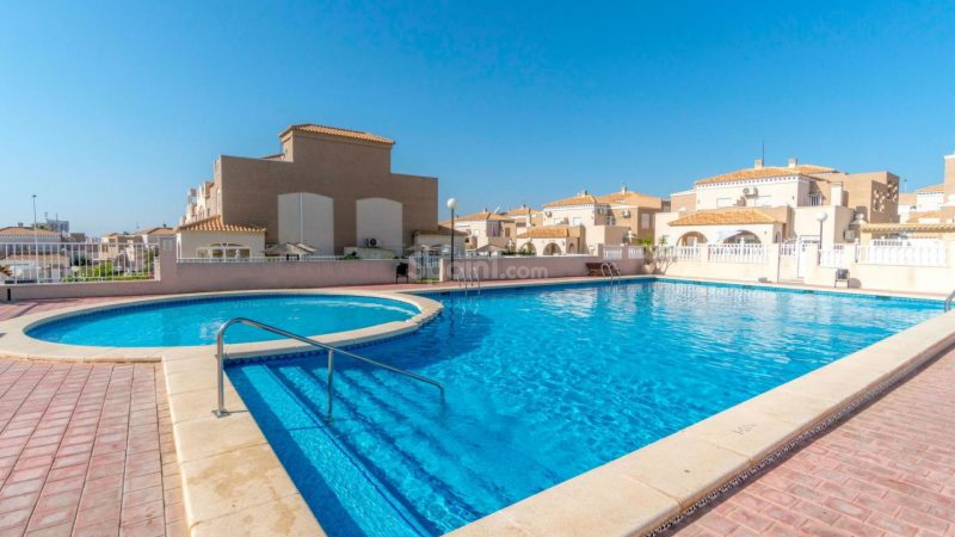 Resale - Radhus -
Torrevieja