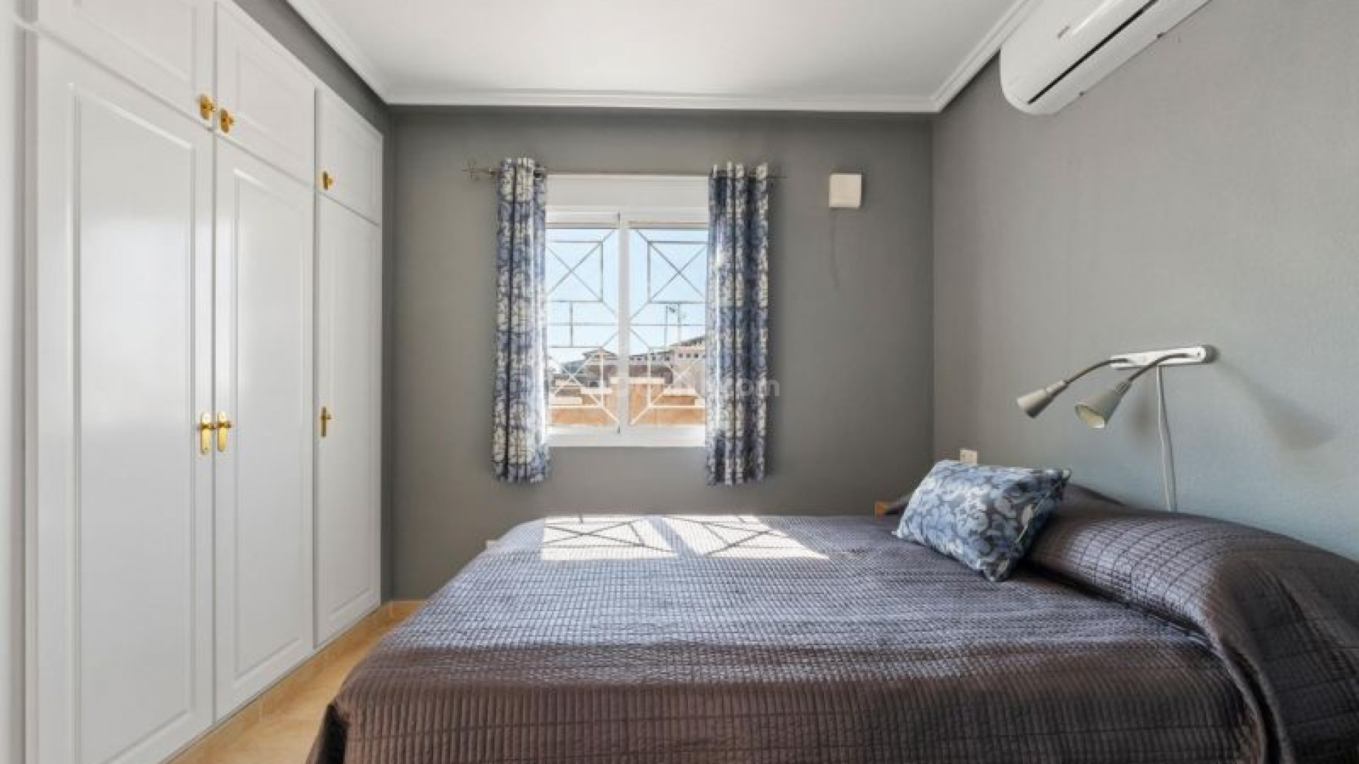 Resale - Radhus -
Torrevieja