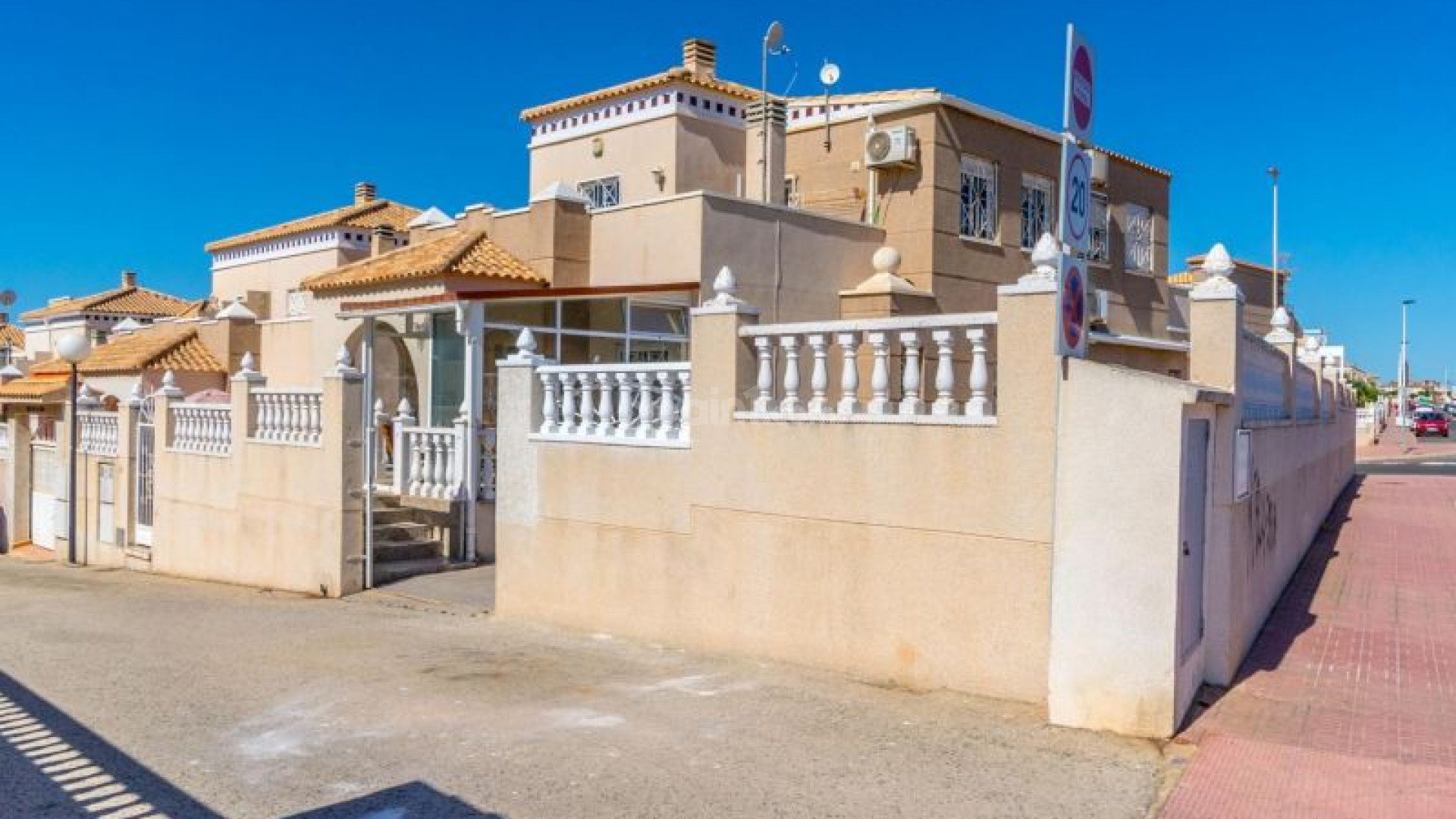 Resale - Radhus -
Torrevieja