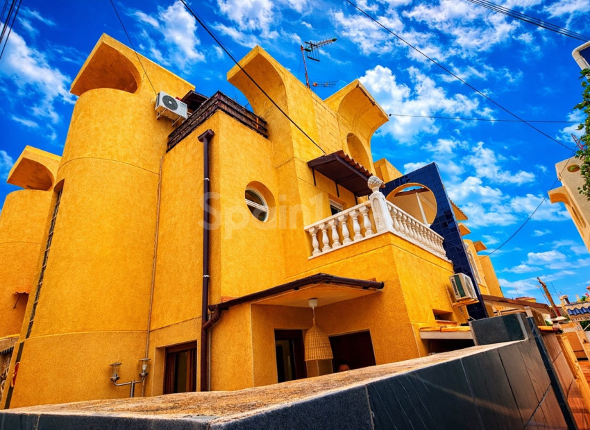 Resale - Radhus -
Torrevieja