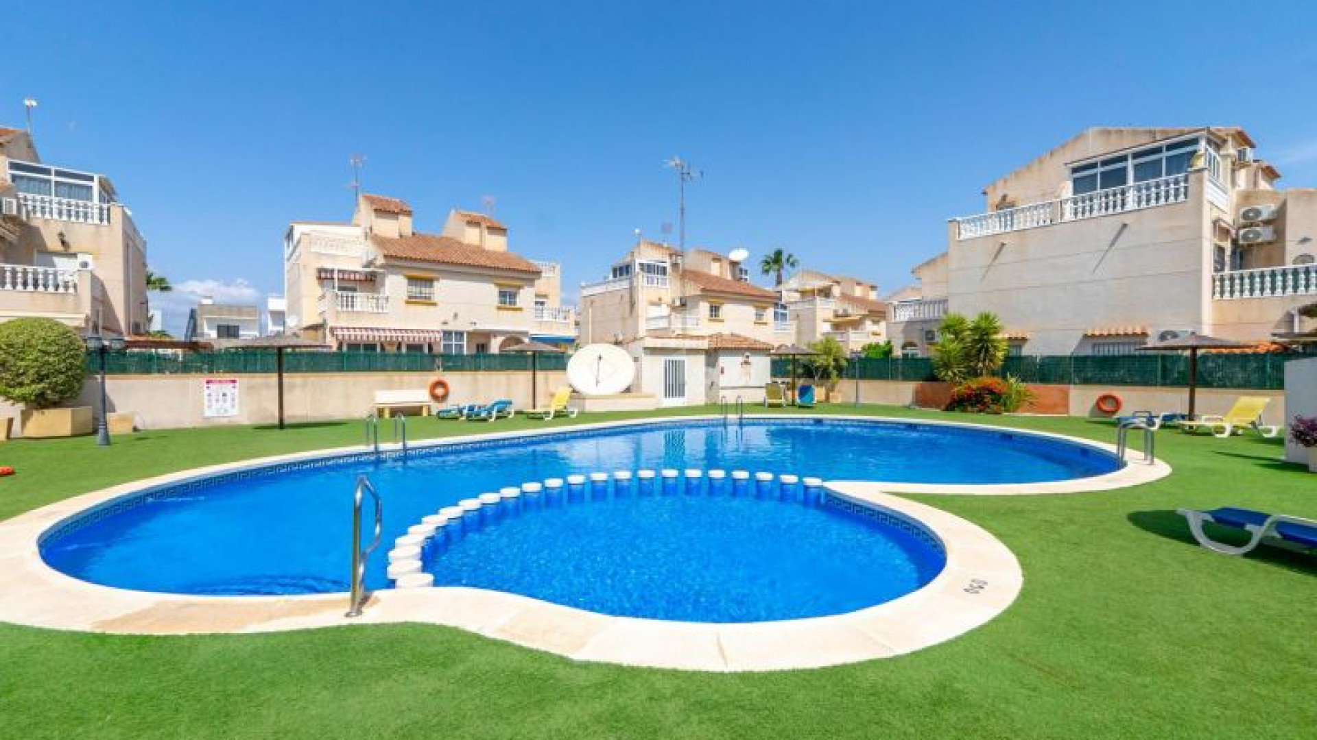 Resale - Radhus -
Torrevieja