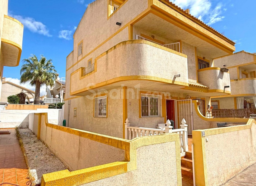 Resale - Semi Detached Villa -
Orihuela Costa - Los Altos