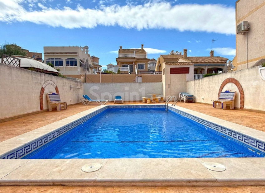 Resale - Semi Detached Villa -
Orihuela Costa - Los Altos