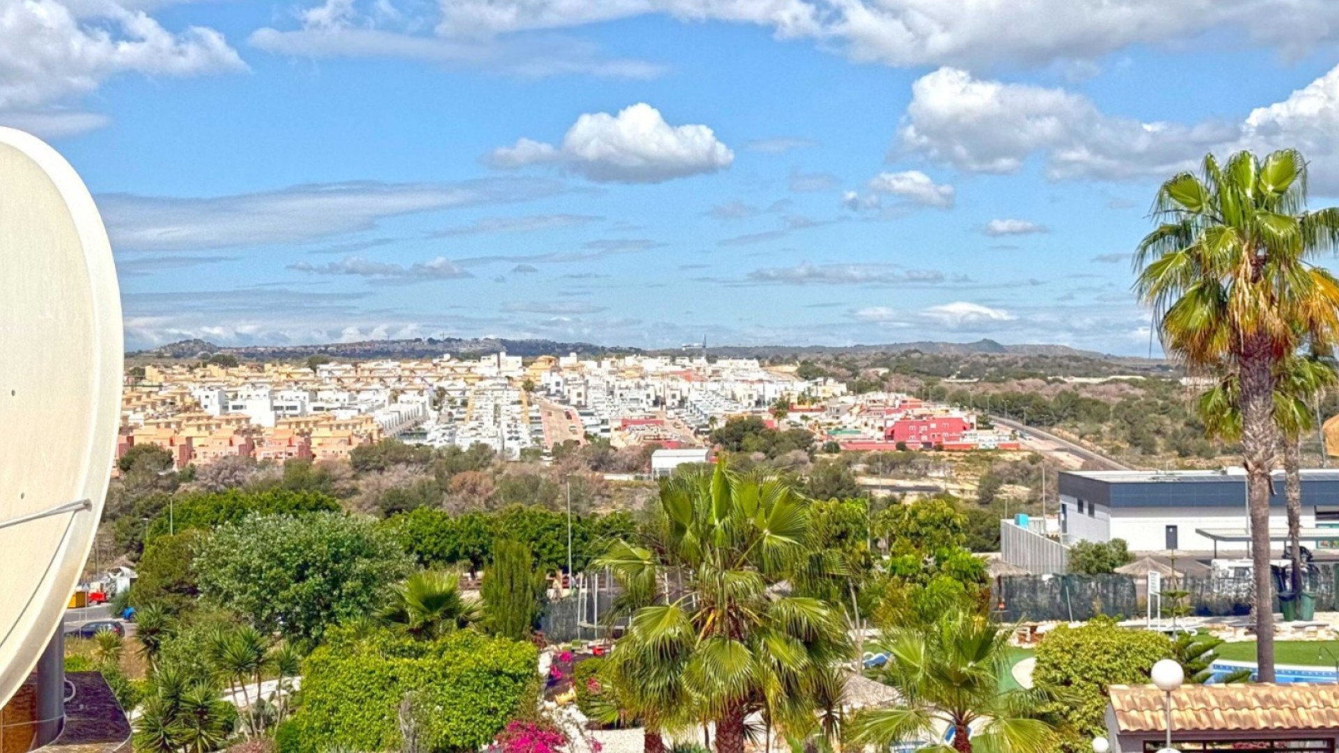Resale - Semi Detached Villa -
Orihuela Costa - Los Altos