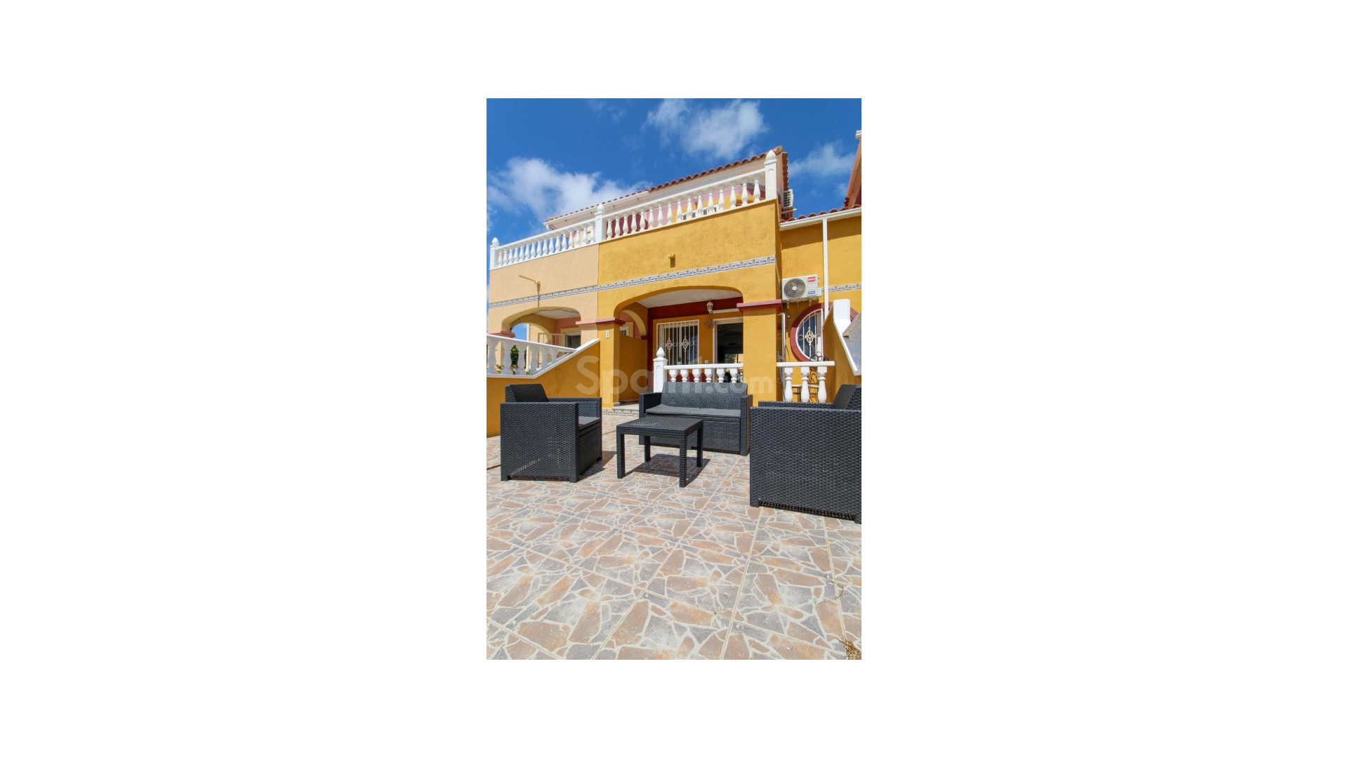 Resale - Stadthaus -
Cabo Roig