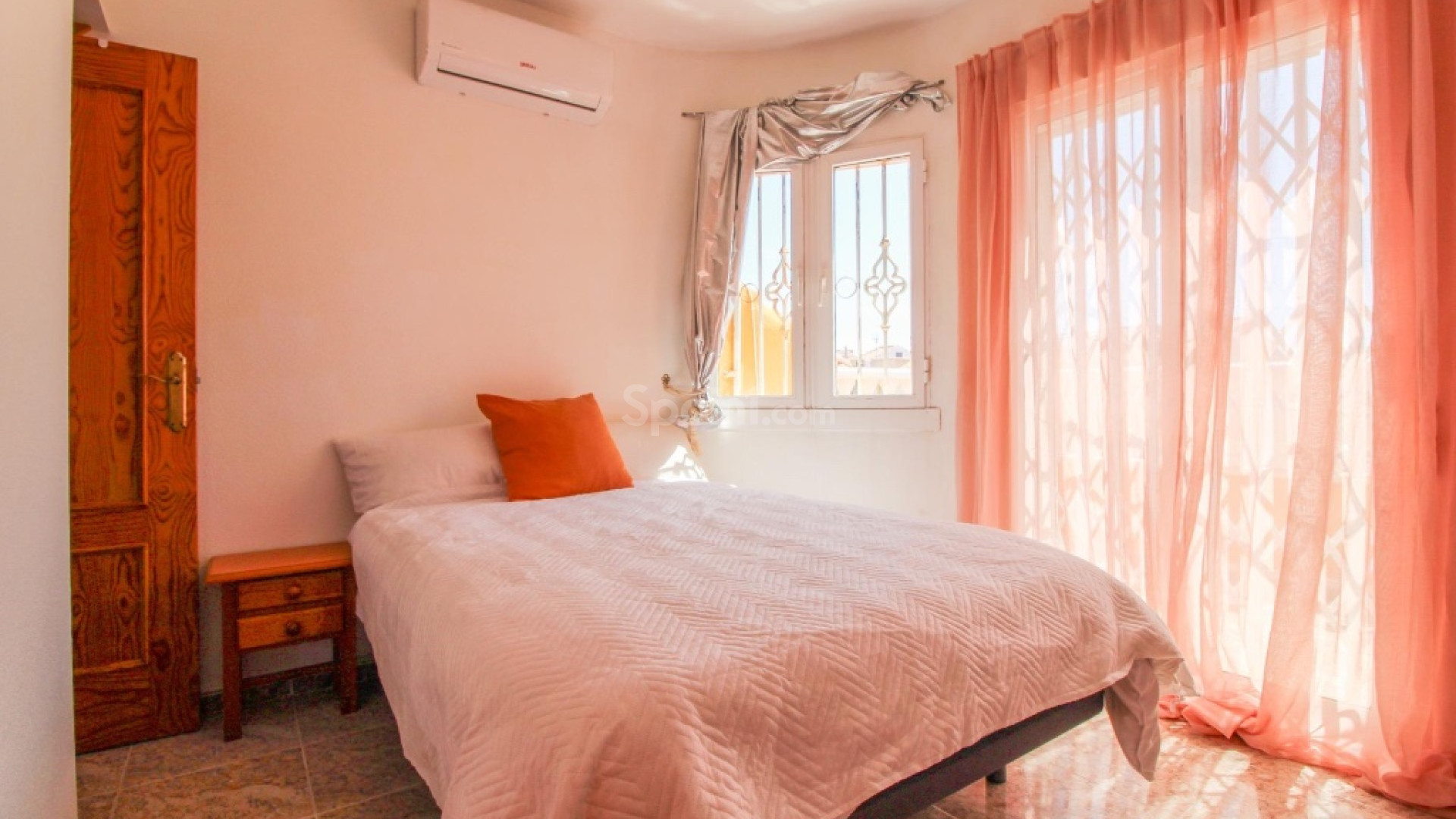 Resale - Stadthaus -
Cabo Roig