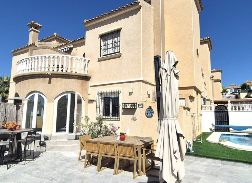 Resale - Stadthaus -
El Galan - Costa Blanca