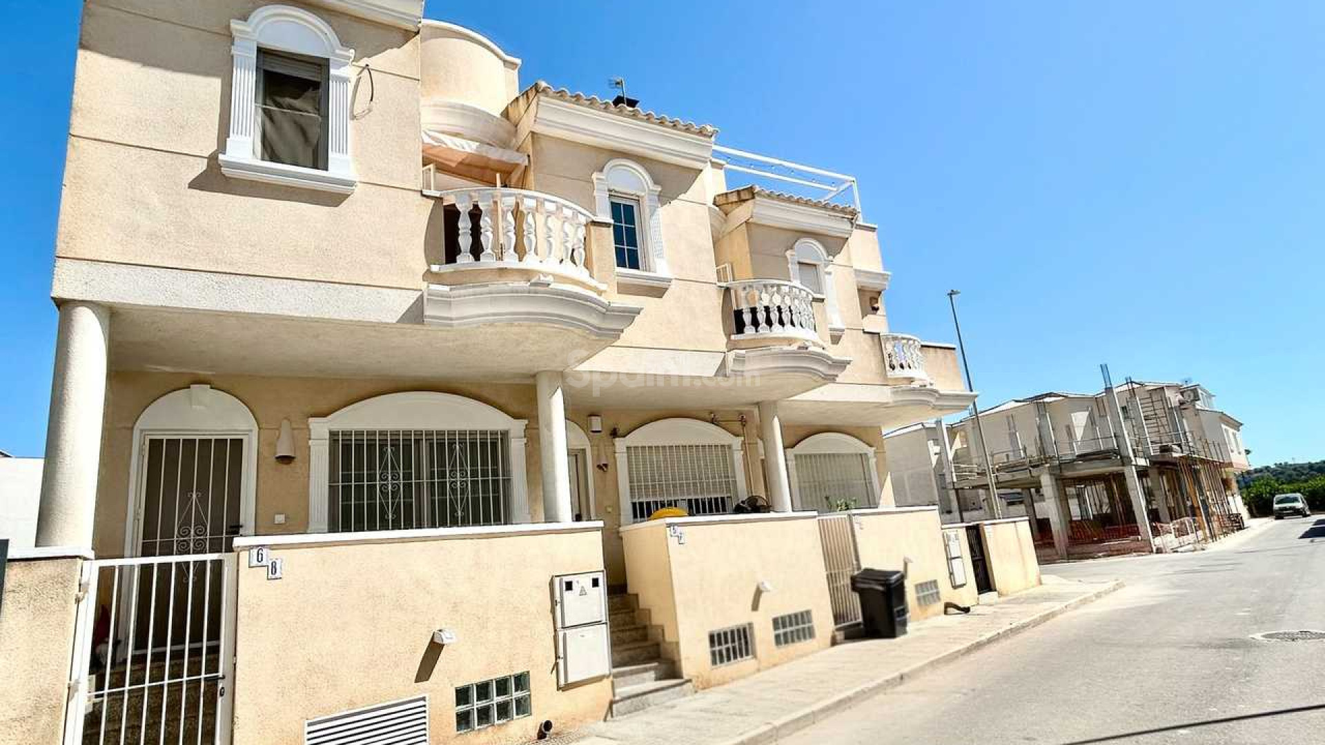 Resale - Stadthaus -
Formentera del Segura