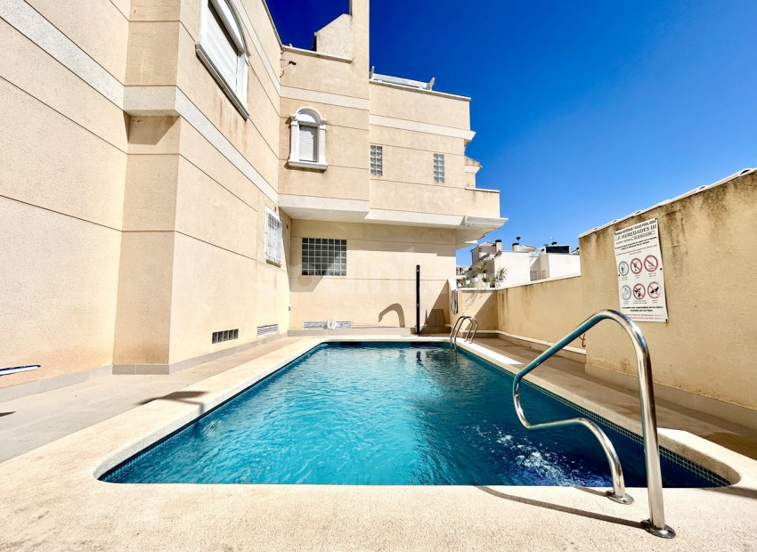 Resale - Stadthaus -
Formentera del Segura