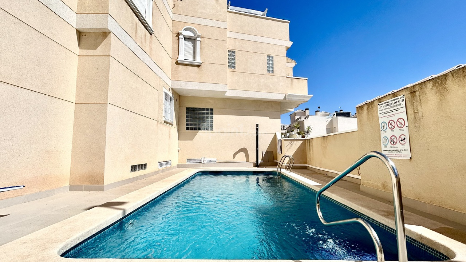 Resale - Stadthaus -
Formentera del Segura