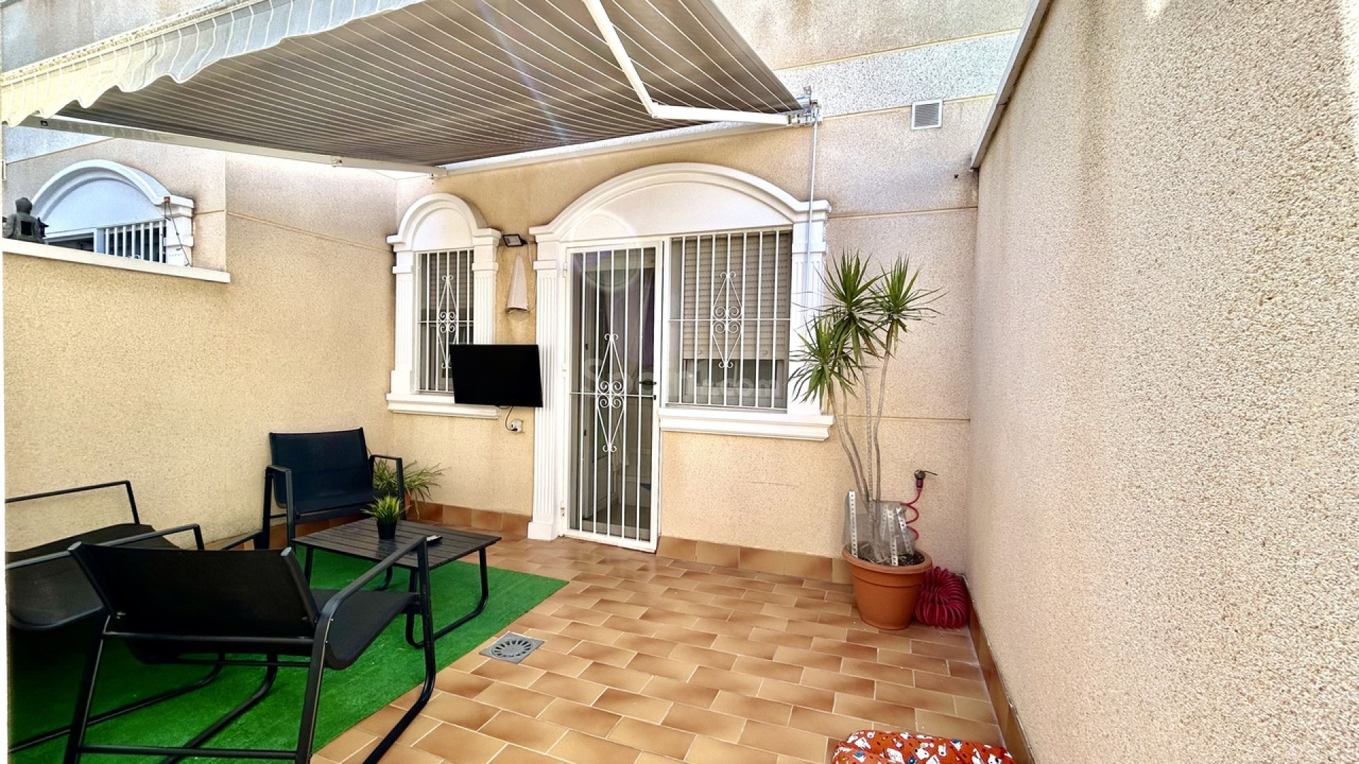 Resale - Stadthaus -
Formentera del Segura