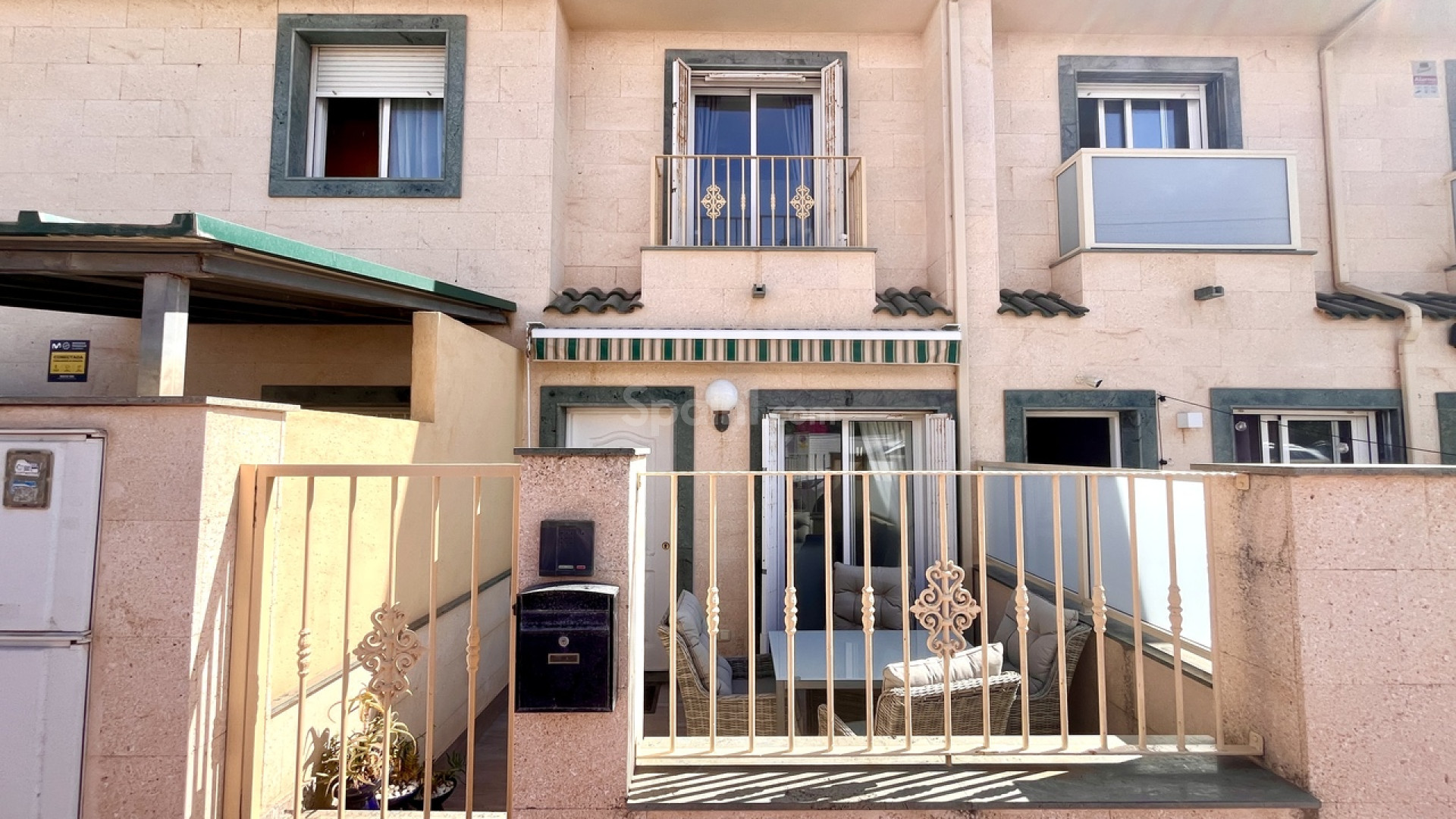 Resale - Stadthaus -
La Mata