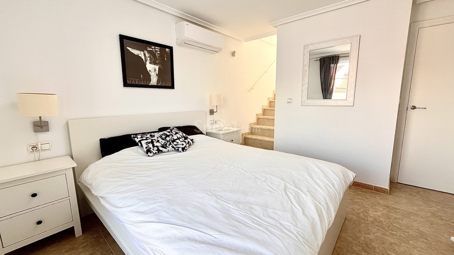 Resale - Stadthaus -
La Mata