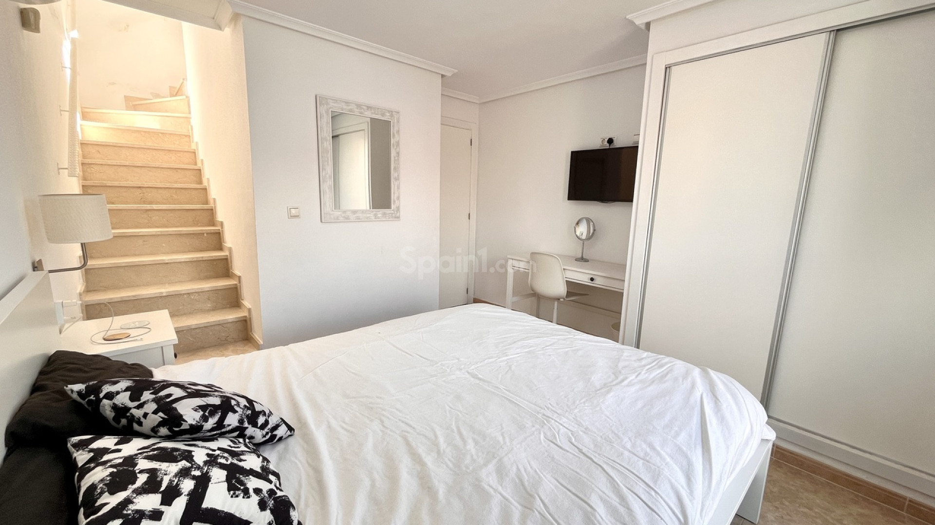 Resale - Stadthaus -
La Mata