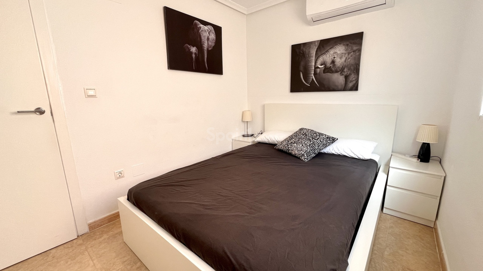 Resale - Stadthaus -
La Mata