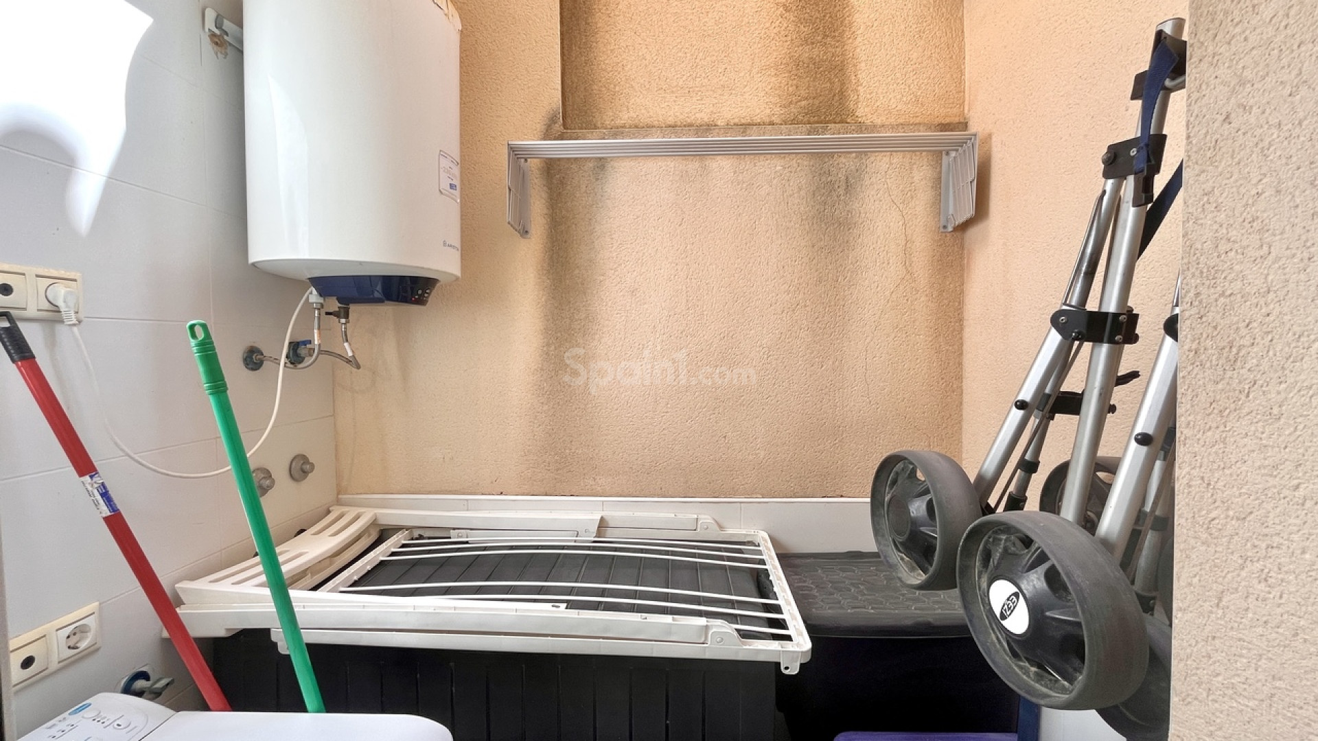 Resale - Stadthaus -
La Mata