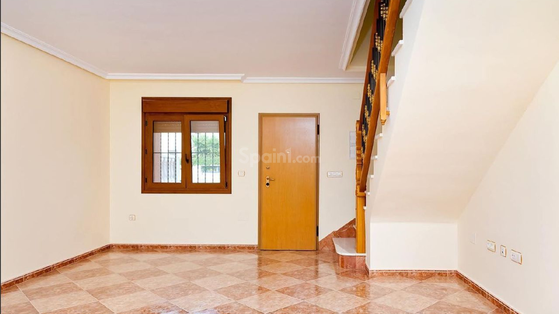 Resale - Stadthaus -
Los Altos