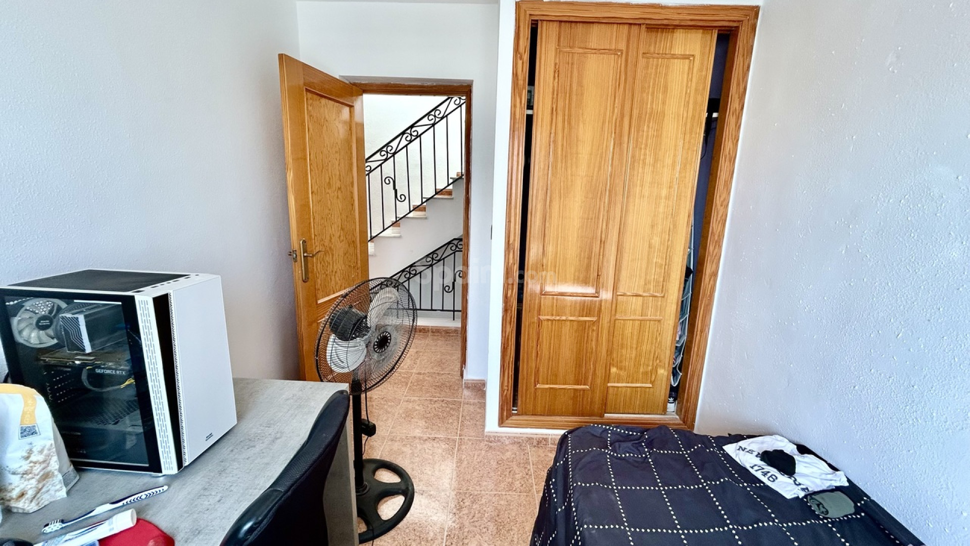 Resale - Stadthaus -
Los Altos