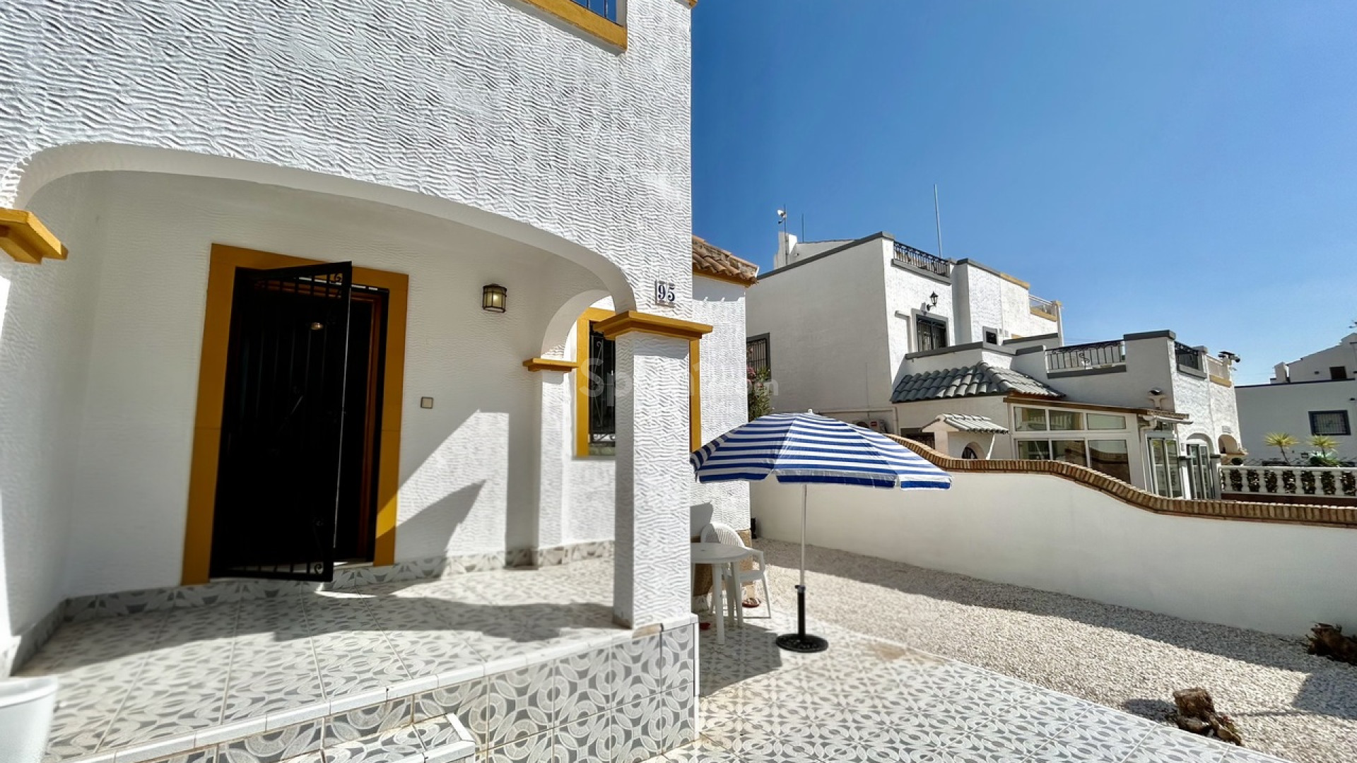 Resale - Stadthaus -
Los Altos