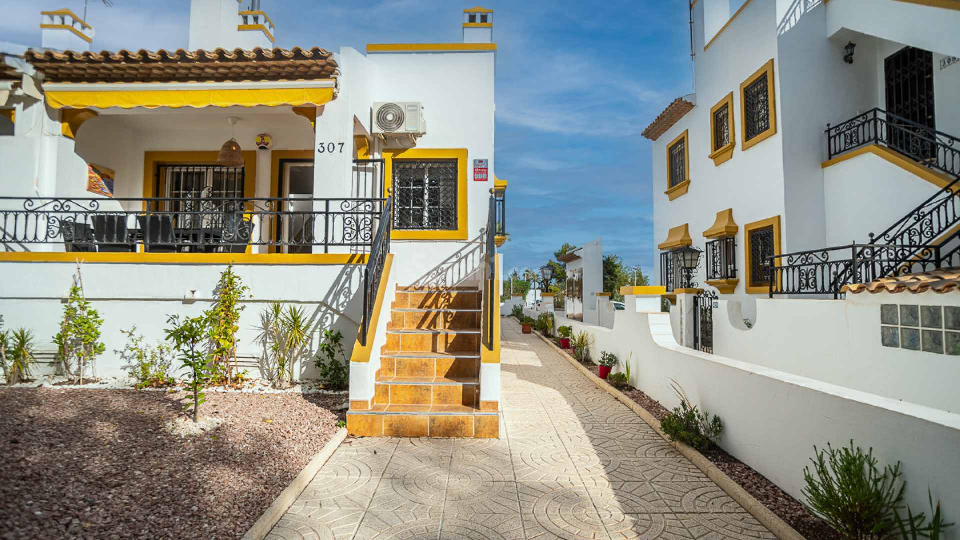 Resale - Stadthaus -
ORIHUELA COSTA - Villa Martin