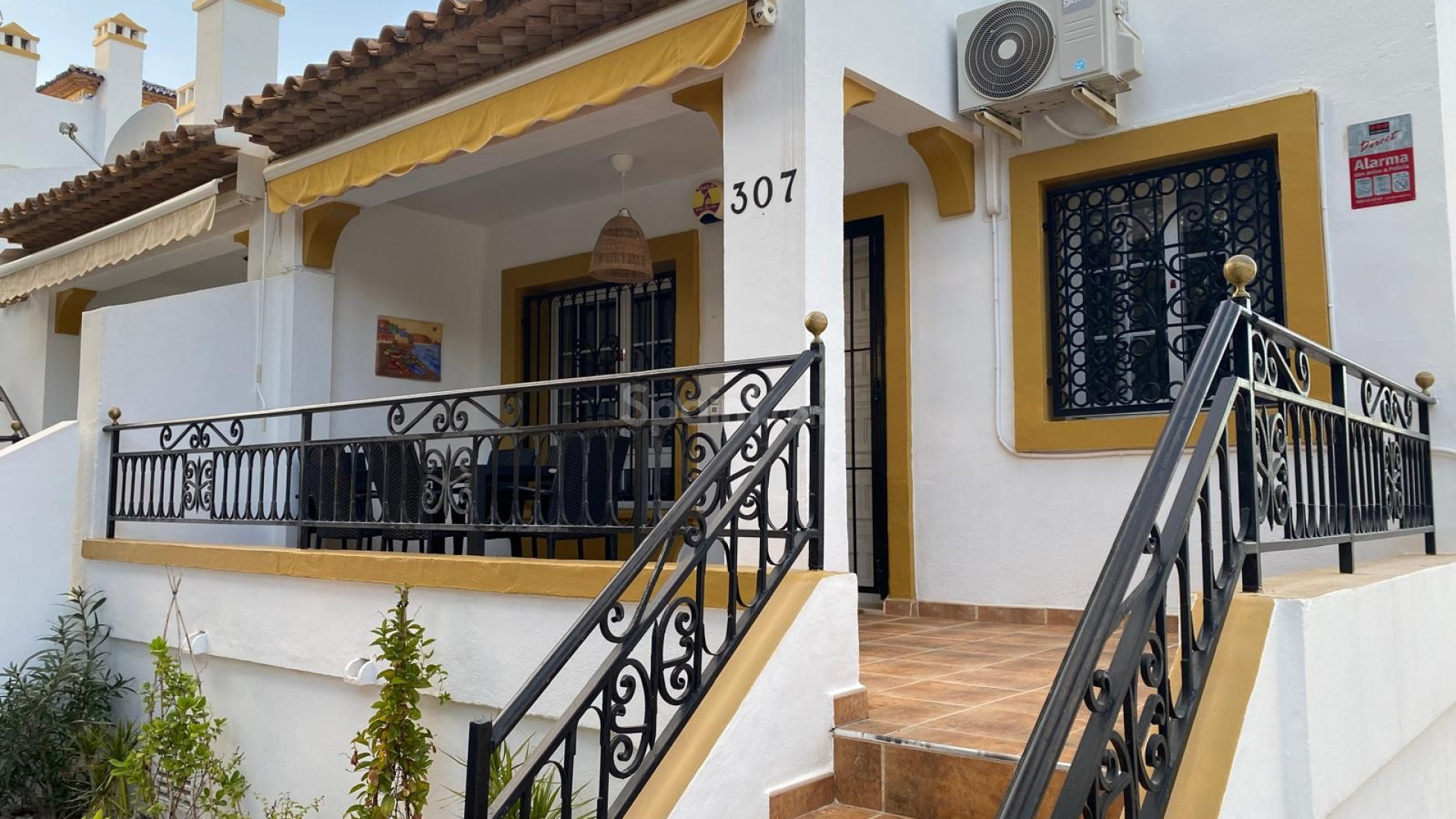 Resale - Stadthaus -
ORIHUELA COSTA - Villa Martin
