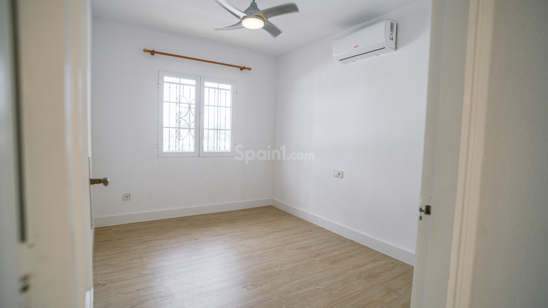 Resale - Stadthaus -
ORIHUELA COSTA - Villa Martin