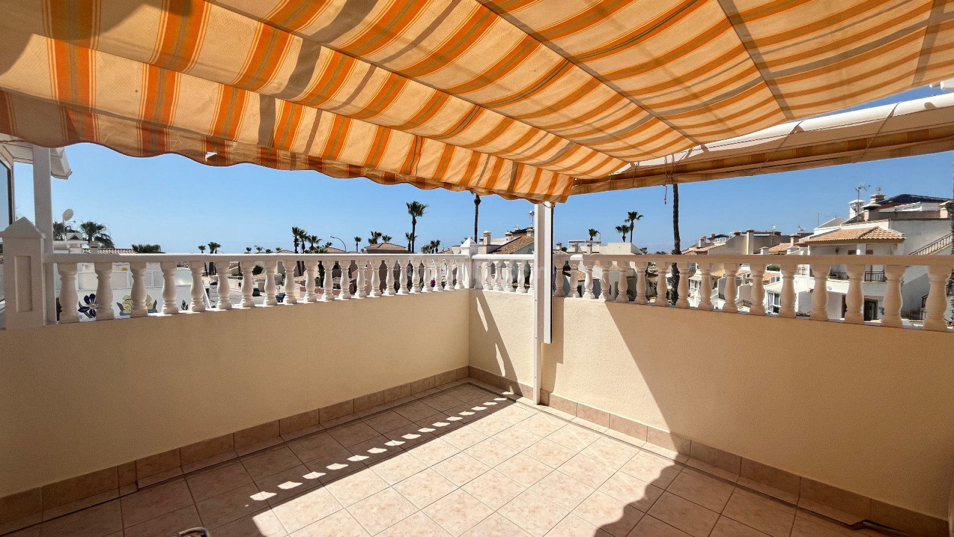 Resale - Stadthaus -
Playa Flamenca - Jumilla