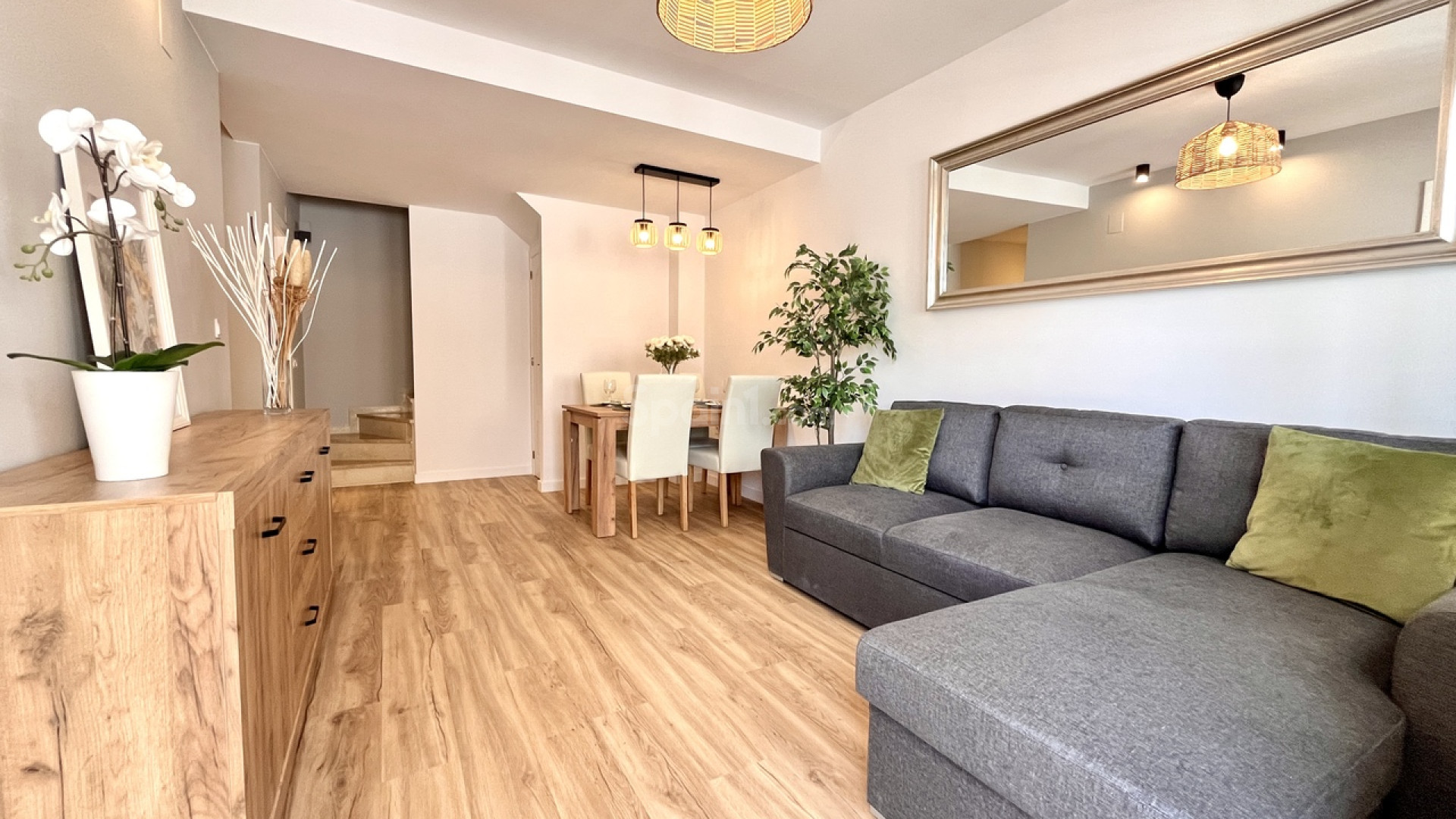 Resale - Stadthaus -
Playa Flamenca